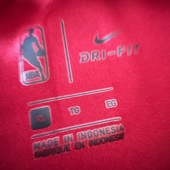 Women’s Cleveland Cavaliers Nike Dri Fit Long Sleeve 1/4 Zip Size XL - Picture 4 of 4